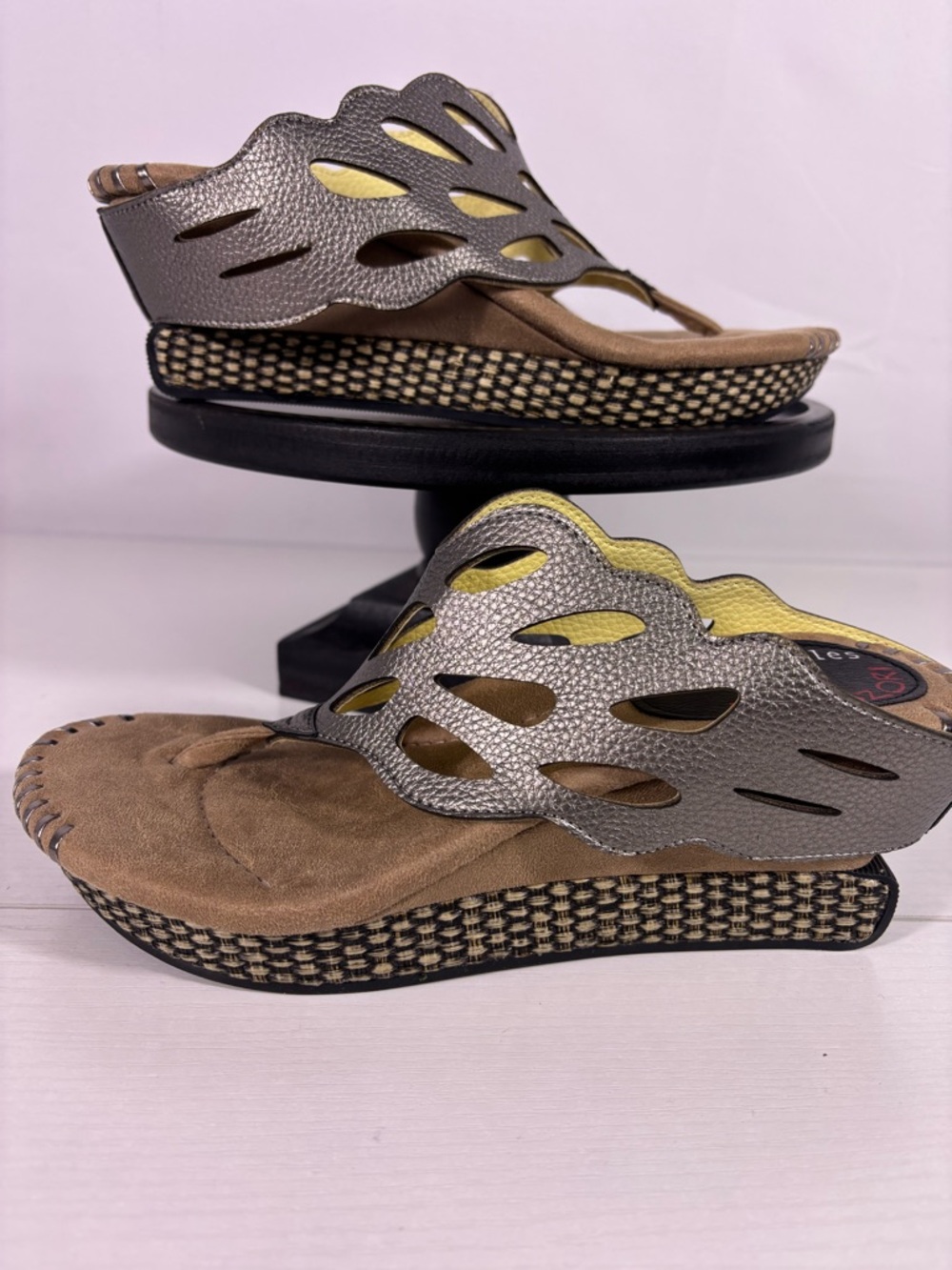 Modzori Reversible Wedge Sandals Metallic Taupe Boho Comfort Flip Flops Size 8